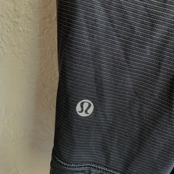 LULULEMON 6 black tank top - Picture 3 of 3
